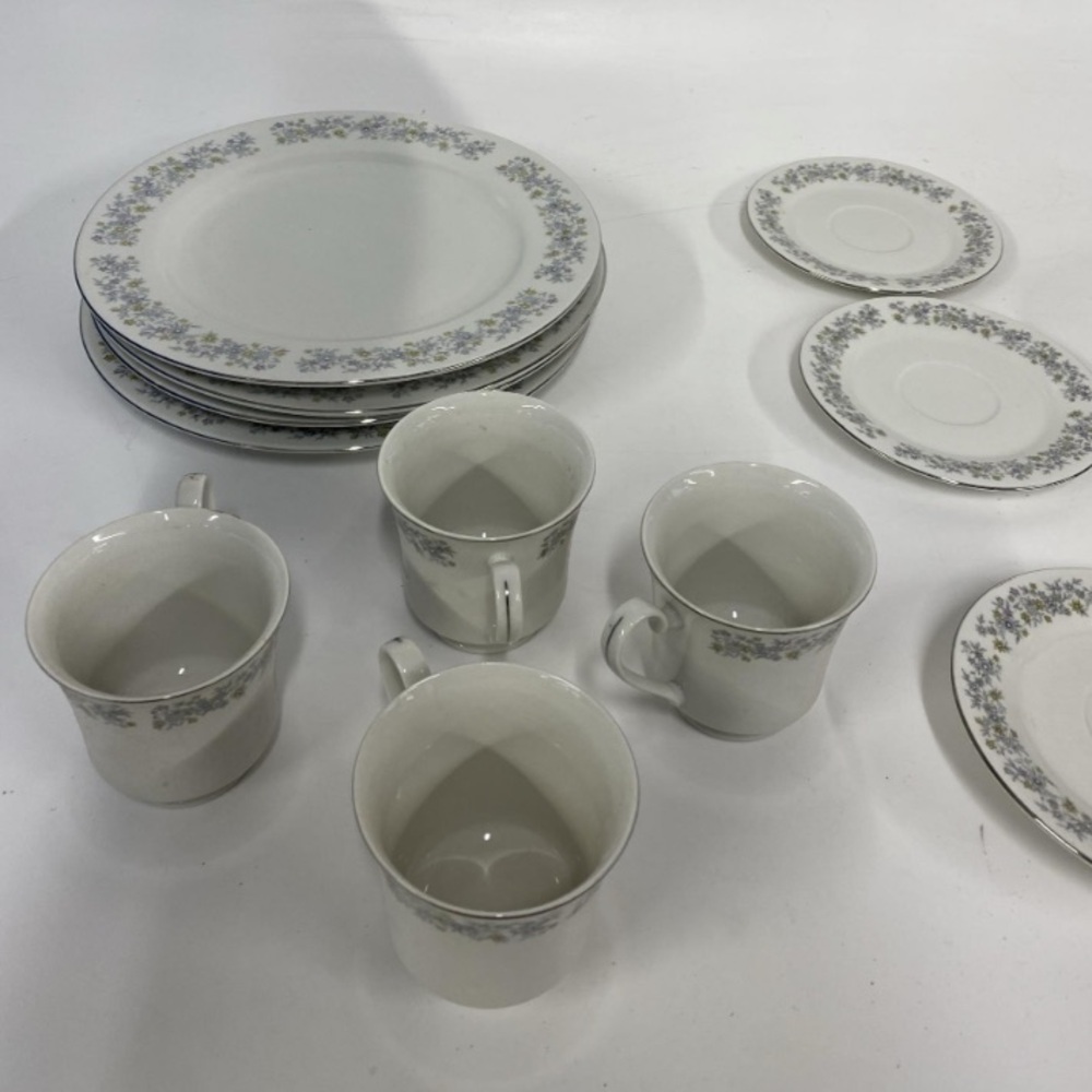 Newcor Dynasty Fine Porcelain & Silver China 20-Piece Dinnerware Set Serves 4 - Picture 3 of 8